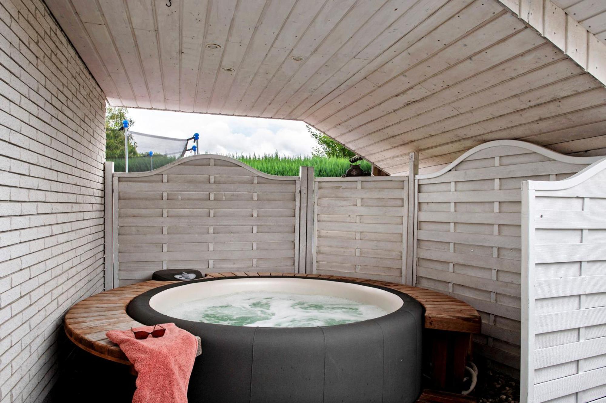 Wellness Ferienwohnung Mueller ロストック エクステリア 写真
